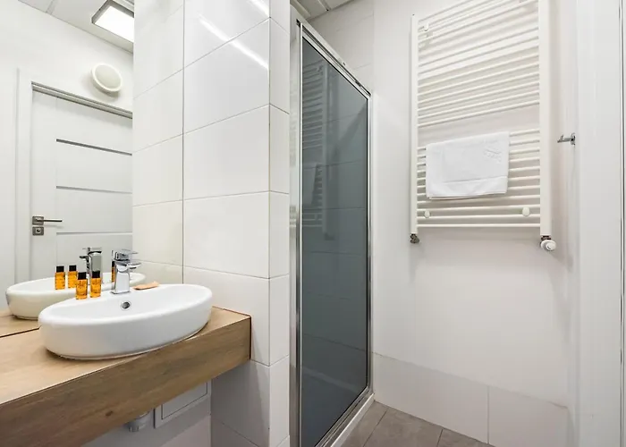 Comfort 629 By Bookinghost